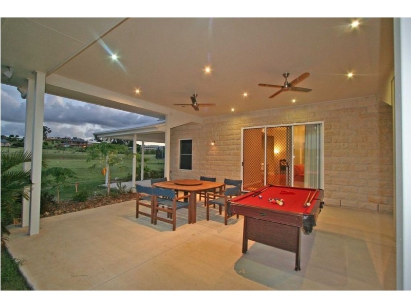 8 Sovereign Way, Samford QLD 4520