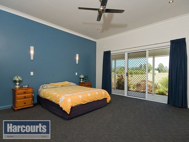 8 Sovereign Way, Samford QLD 4520