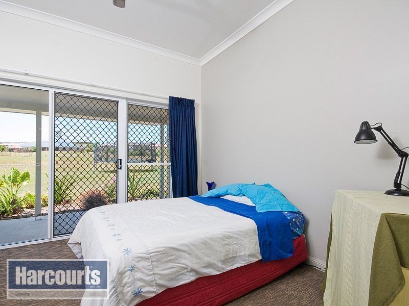 8 Sovereign Way, Samford QLD 4520