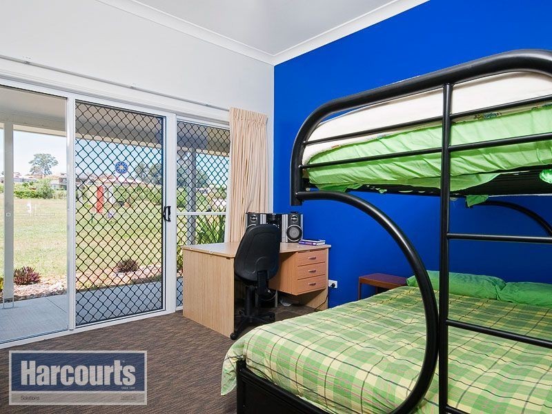 8 Sovereign Way, Samford QLD 4520