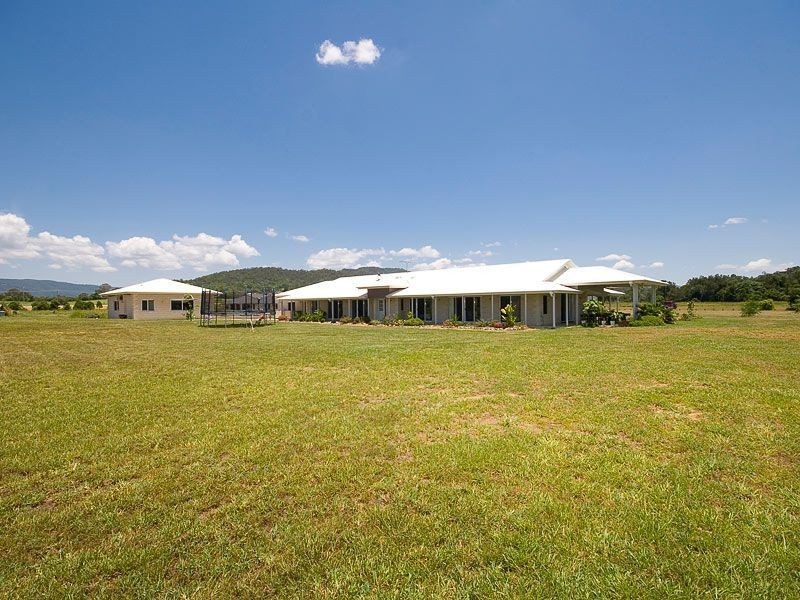8 Sovereign Way, Samford Valley QLD 4520