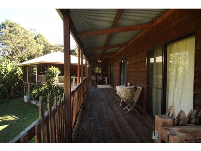 8 Parragilga Close, Wights Mountain QLD 4520