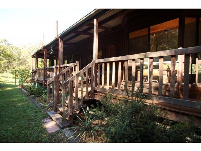 8 Parragilga Close, Wights Mountain QLD 4520