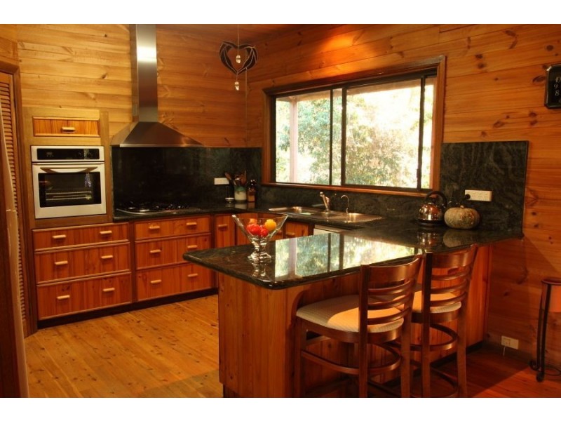 8 Parragilga Close, Wights Mountain QLD 4520