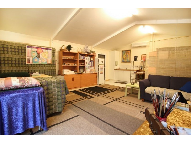 8 Parragilga Close, Wights Mountain QLD 4520