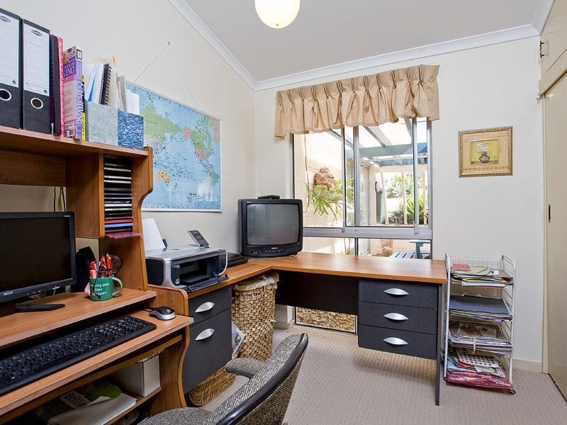 16 Bunowen Street, Ferny Grove QLD 4055