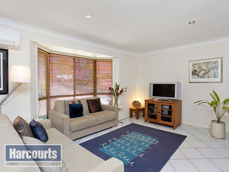 24 leonarda Drive, Ferny Hills QLD 4055