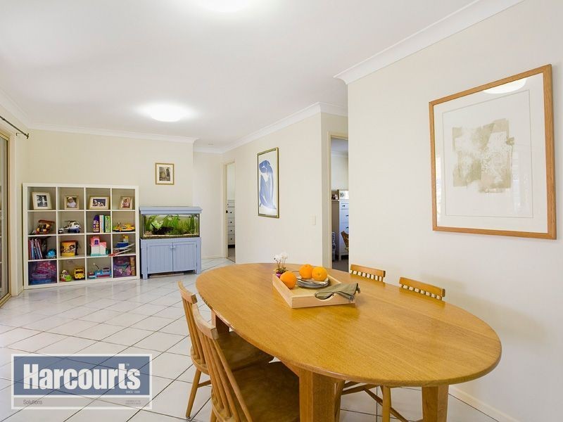 24 leonarda Drive, Ferny Hills QLD 4055
