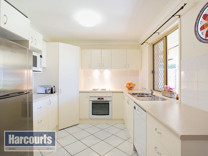 24 leonarda Drive, Ferny Hills QLD 4055