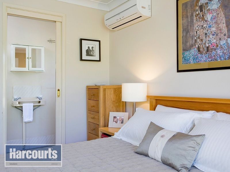 24 leonarda Drive, Ferny Hills QLD 4055