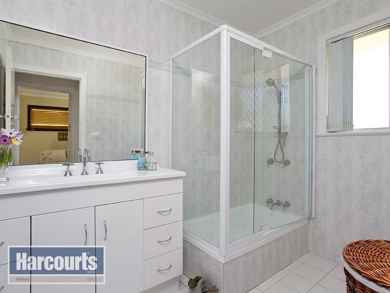 18 Kiama Crescent, Ferny Hills QLD 4055