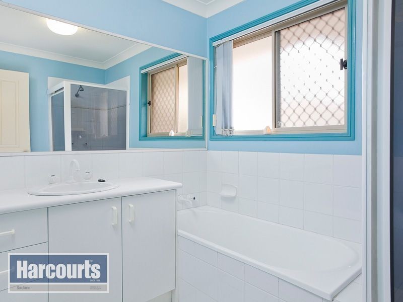 52 Hillenvale Avenue, Arana Hills QLD 4054