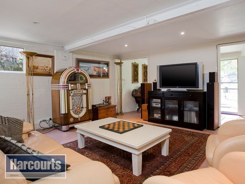 32 Tarnook Drive, Ferny Hills QLD 4055