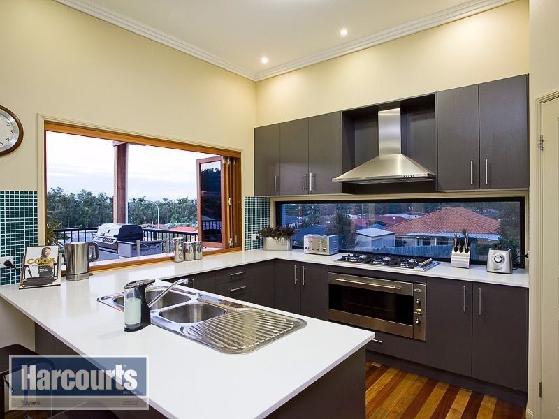 11 Pickering Place, Upper Kedron QLD 4055