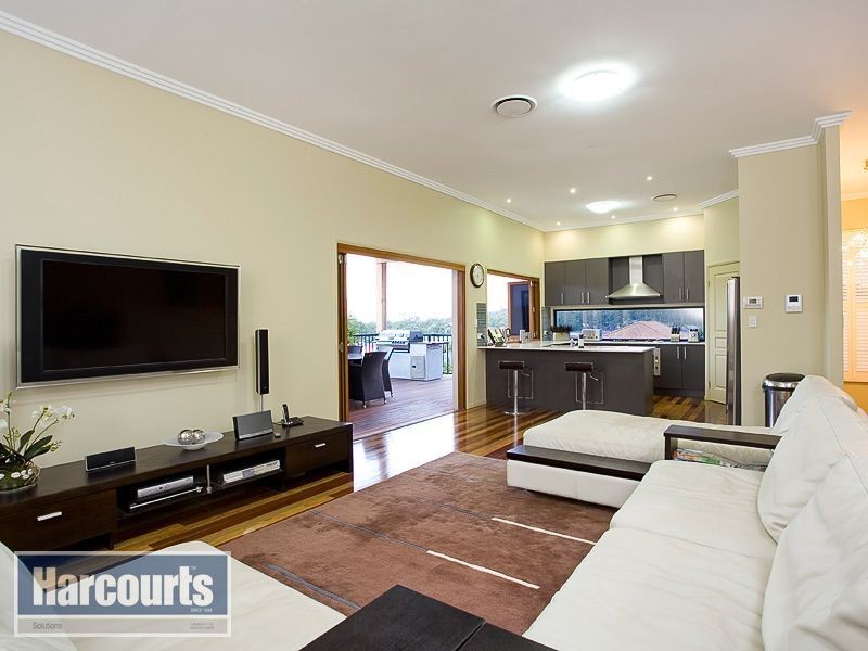 11 Pickering Place, Upper Kedron QLD 4055