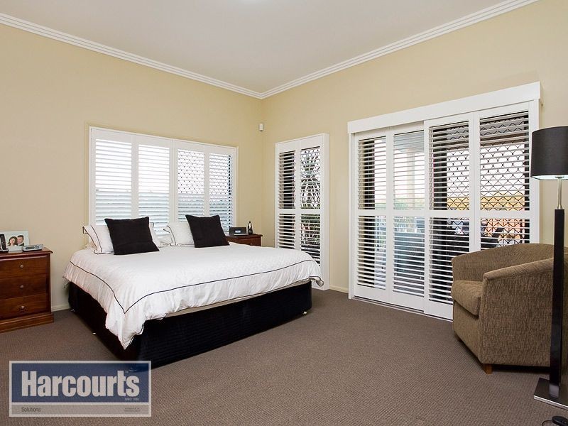 11 Pickering Place, Upper Kedron QLD 4055