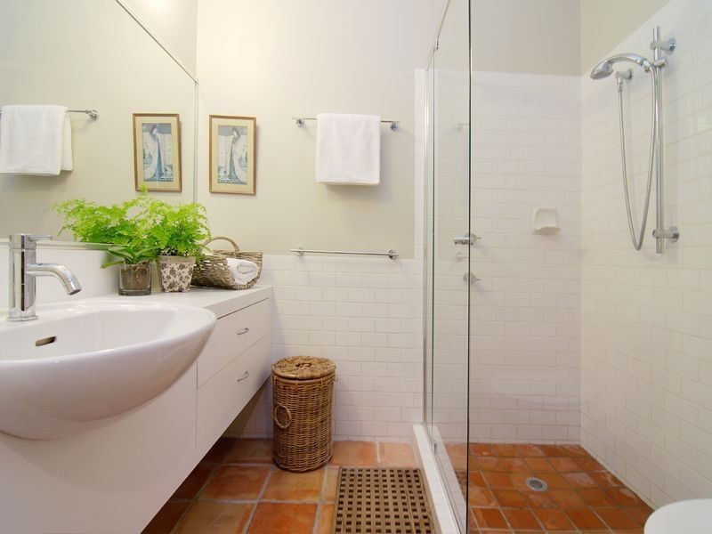 27 Lansdowne Street, Newmarket QLD 4051