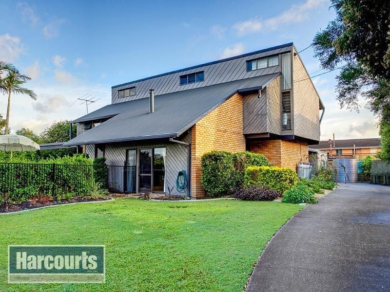 11 Samantha Court, Ferny Hills QLD 4055