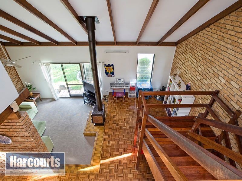 11 Samantha Court, Ferny Hills QLD 4055
