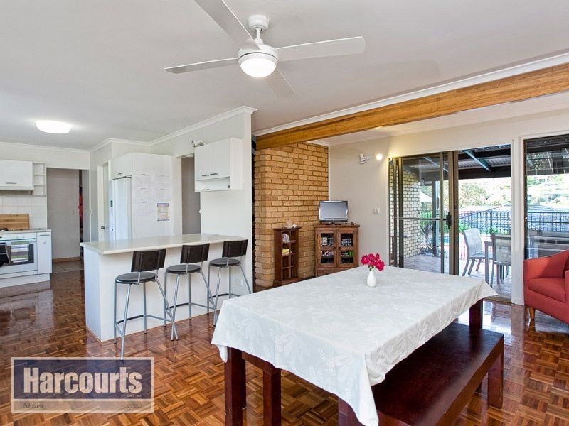 11 Samantha Court, Ferny Hills QLD 4055