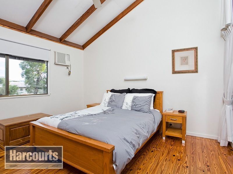 11 Samantha Court, Ferny Hills QLD 4055