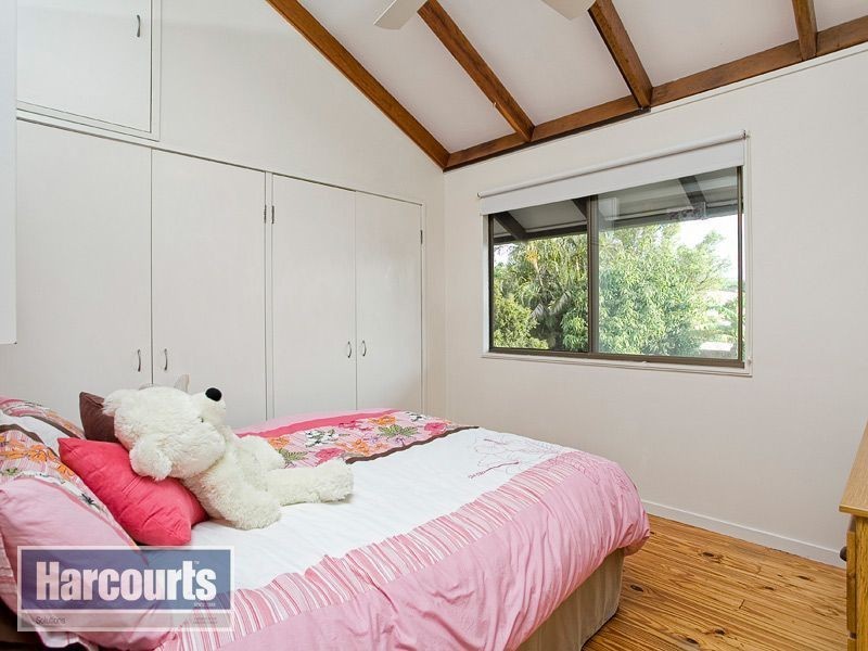 11 Samantha Court, Ferny Hills QLD 4055