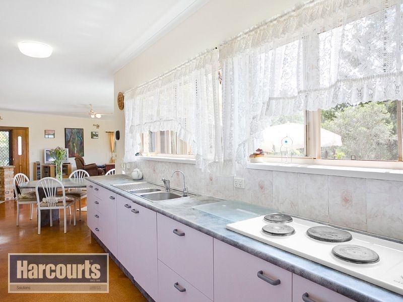 10 Heather Anne Drive, Samford Valley QLD 4520