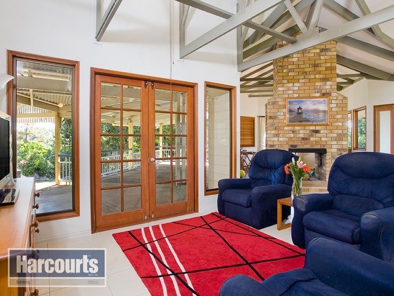 7 Woodview Street, Samford Valley QLD 4520