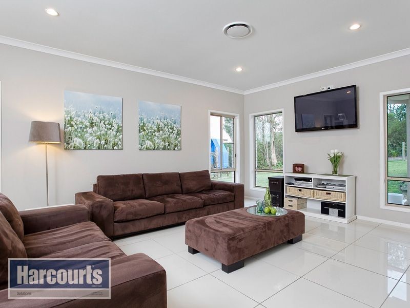 6 Clapham Court, Bunya QLD 4055