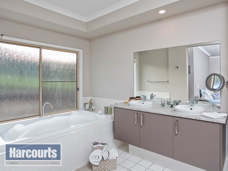 6 Clapham Court, Bunya QLD 4055