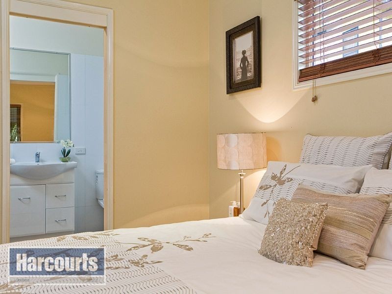 29 Larwood Place, Ferny Hills QLD 4055