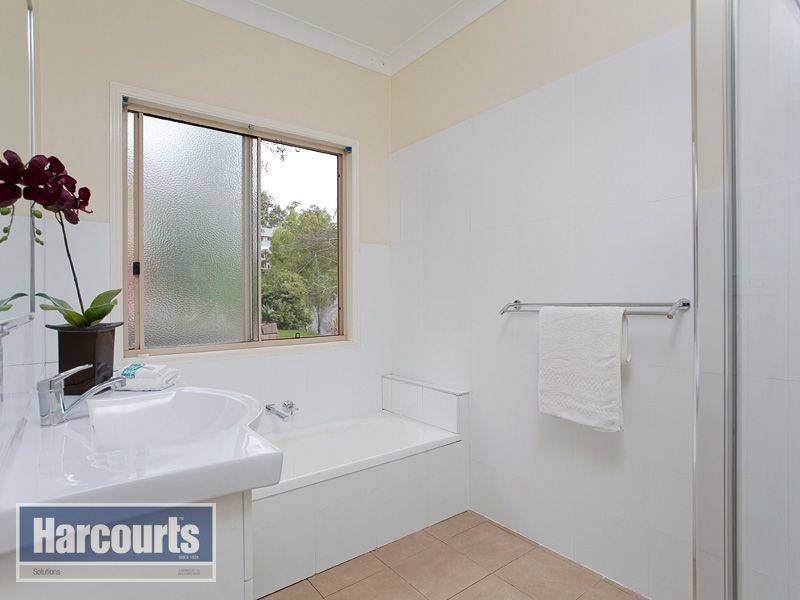 29 Larwood Place, Ferny Hills QLD 4055