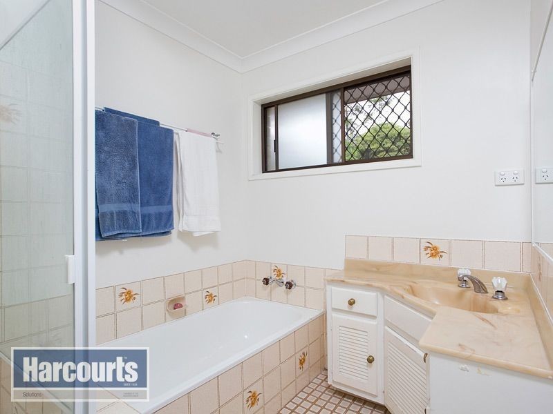 19 Amaroo Avenue, Ferny Hills QLD 4055