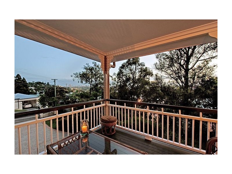 30 Yarradale Street, Newmarket QLD 4051