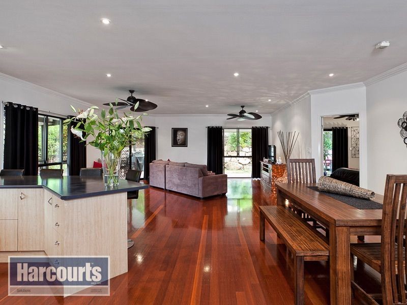 1 Woodlea Court, Ferny Hills QLD 4055