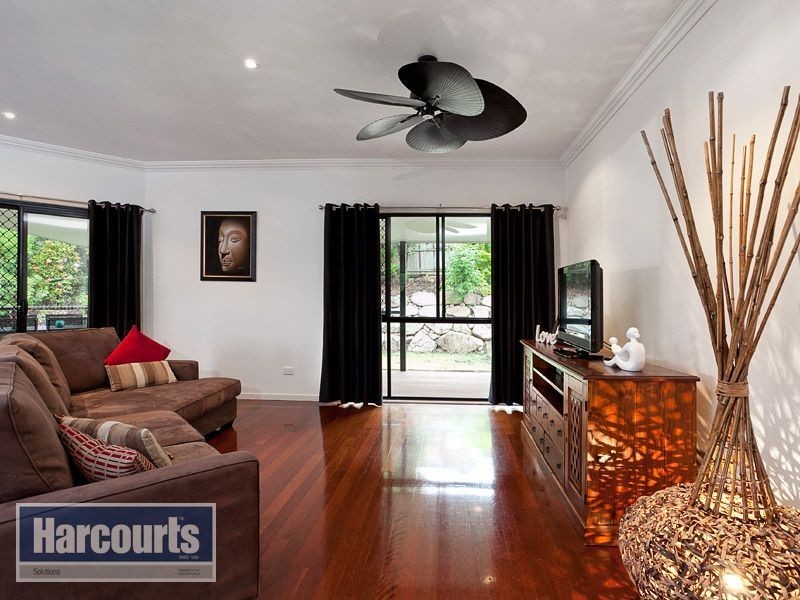 1 Woodlea Court, Ferny Hills QLD 4055