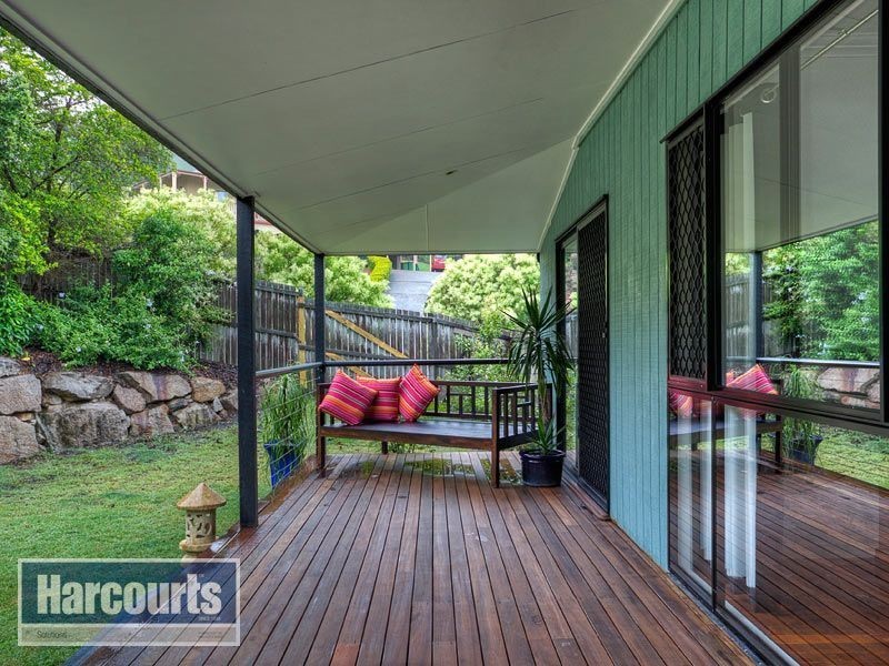 1 Woodlea Court, Ferny Hills QLD 4055