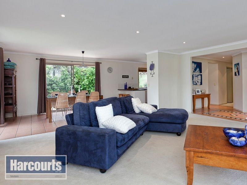 2 Fleetwood Court, Ferny Hills QLD 4055