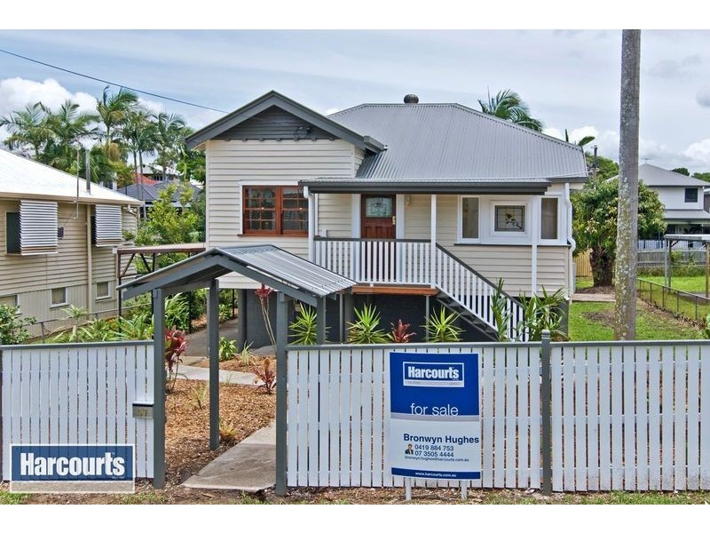 57 Tenth Avenue, Kedron QLD 4031