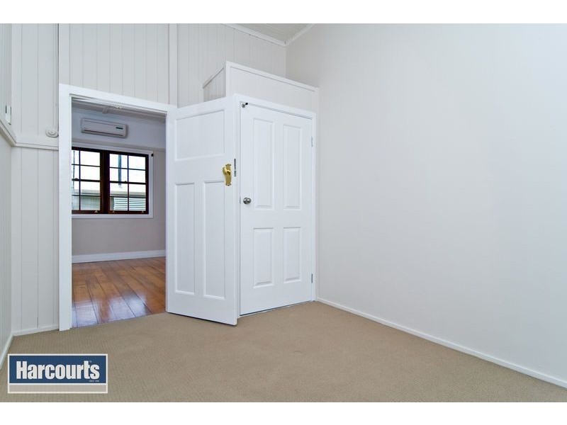 57 Tenth Avenue, Kedron QLD 4031