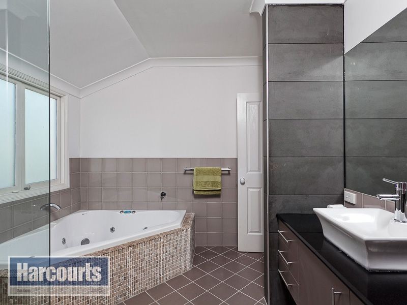 9 Malcolm Street, Enoggera QLD 4051