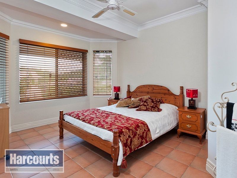 11 Woodhaven Place, Mitchelton QLD 4053