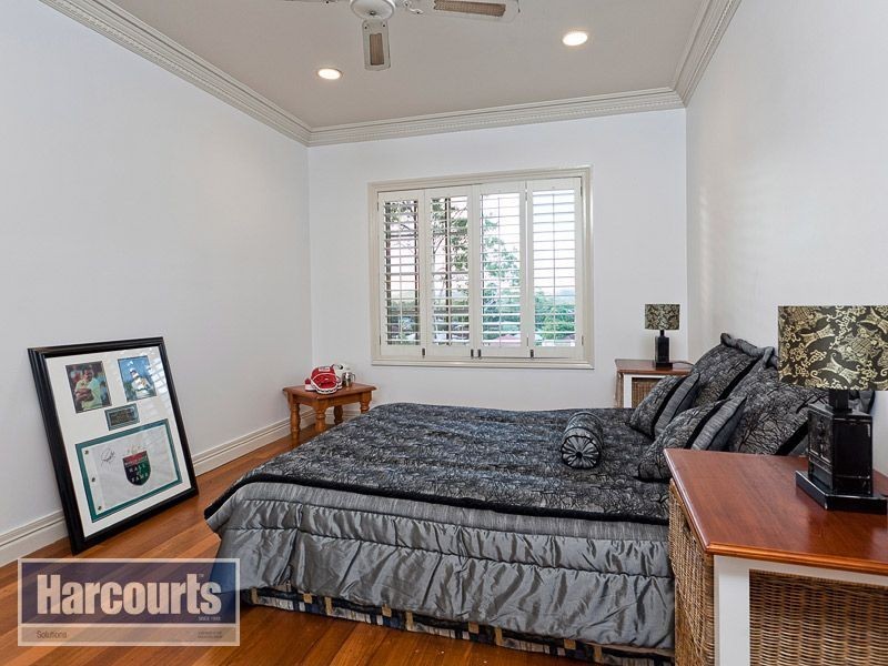 11 Woodhaven Place, Mitchelton QLD 4053