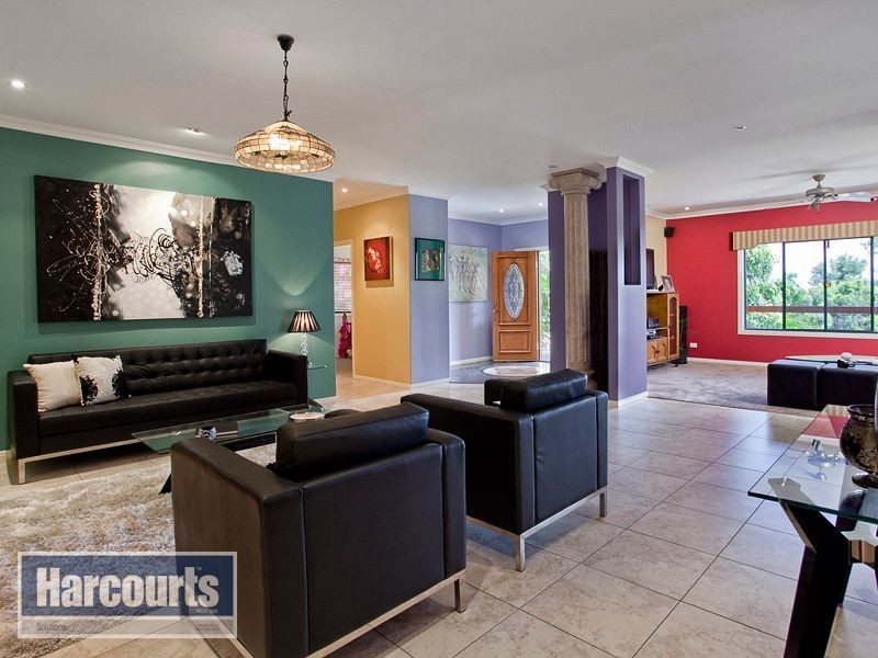 8 Koala Court, Bunya QLD 4055