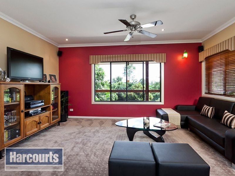 8 Koala Court, Bunya QLD 4055