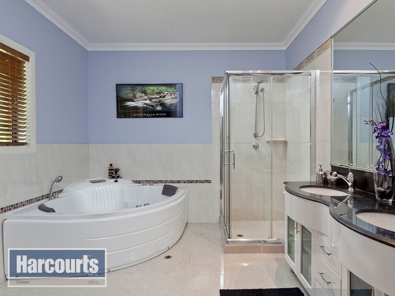 8 Koala Court, Bunya QLD 4055