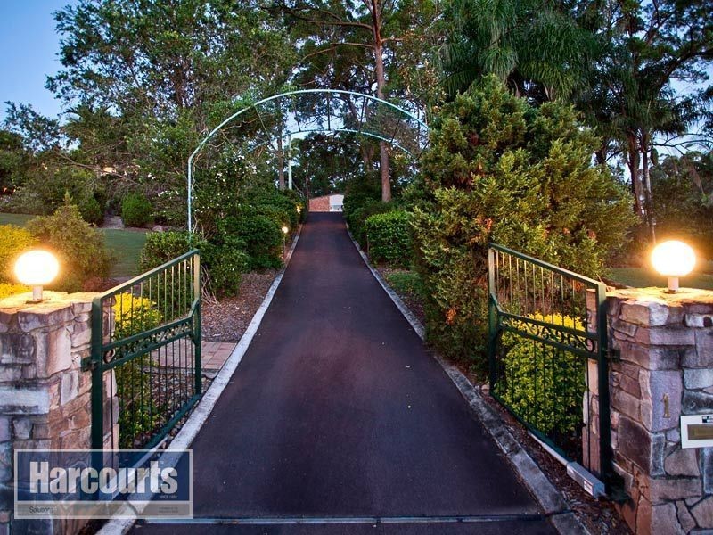 1 Kestrel Court, Warner QLD 4500