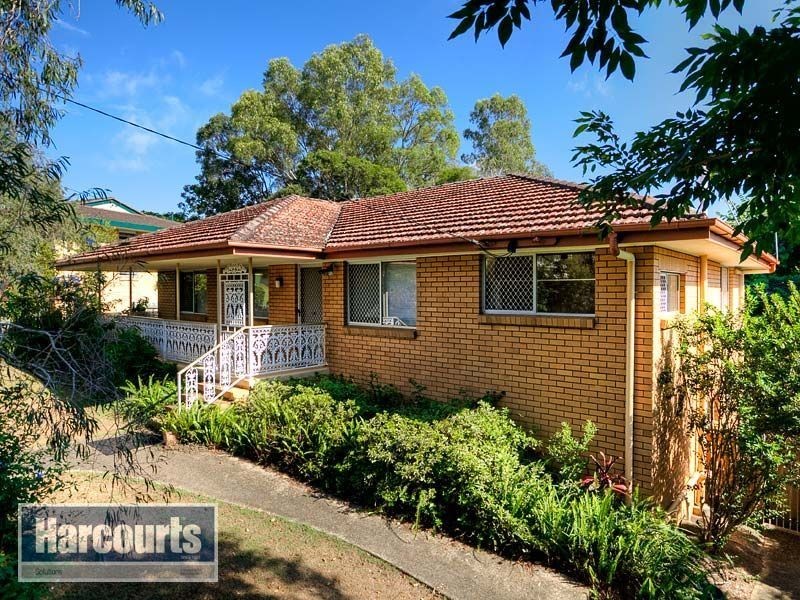 4 Mingaletta Crescent, Ferny Hills QLD 4055