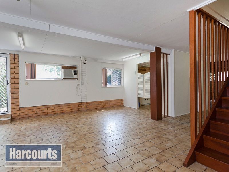 4 Mingaletta Crescent, Ferny Hills QLD 4055