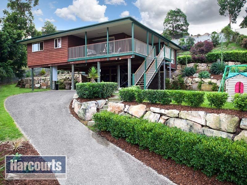 16 Woodrow Court, Ferny Hills QLD 4055